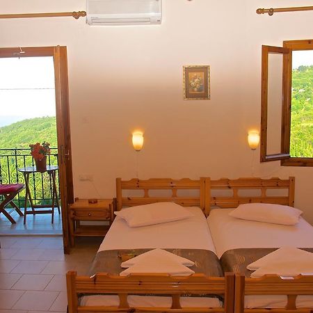 Stavroula Rooms Makrirrákhi Екстериор снимка