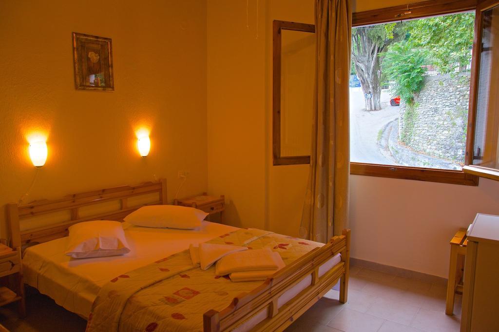 Stavroula Rooms Makrirrákhi Екстериор снимка