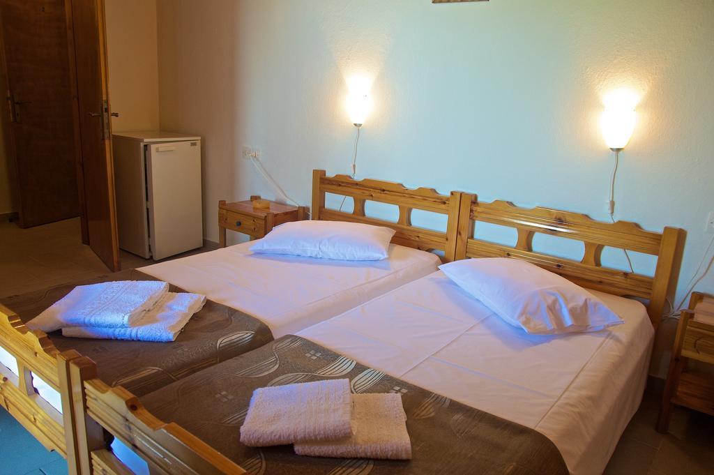 Stavroula Rooms Makrirrákhi Екстериор снимка